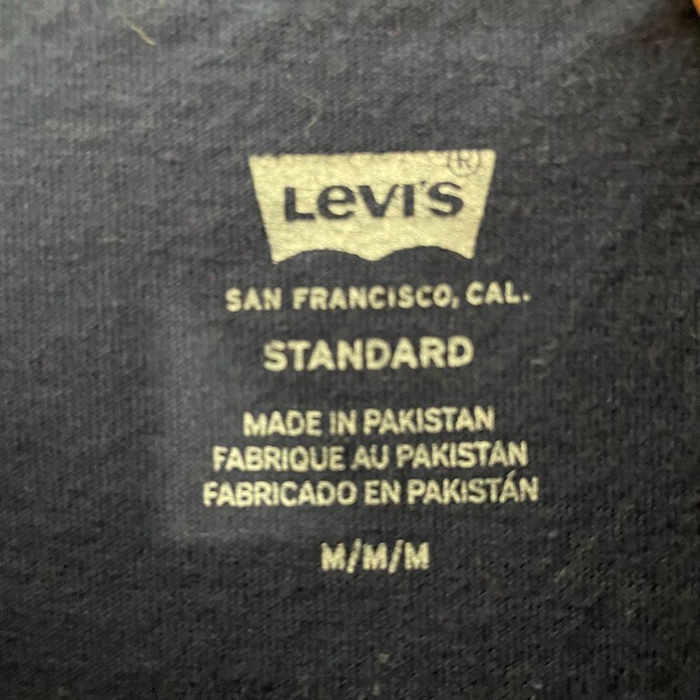 Levi's Shirt Men‎ M Navy Casual Standard Fit Long Sleeve Blank Tee - Picture 3 of 10